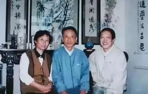 沈蘧華顧景舟李昌鴻合照