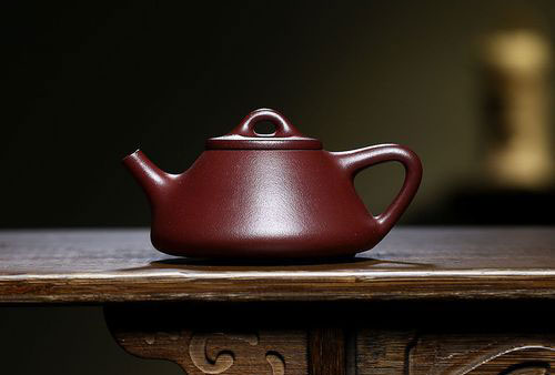 新買的石紅壺很亮是怎么回事3