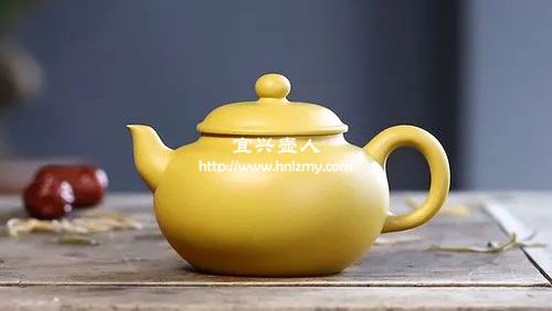真正的黃金段泥紫砂壺沒泡養(yǎng)之前是什么顏色