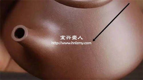 紫砂壺表面的黑色和白色小點是瑕疵嗎