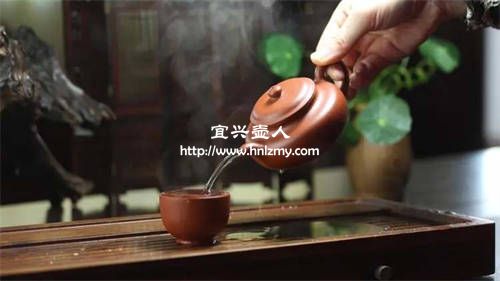 為什么老茶友喜歡用壺蓋漏水的紫砂壺