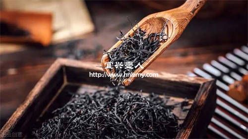 如何根據(jù)紫砂壺泥料來(lái)選擇茶葉
