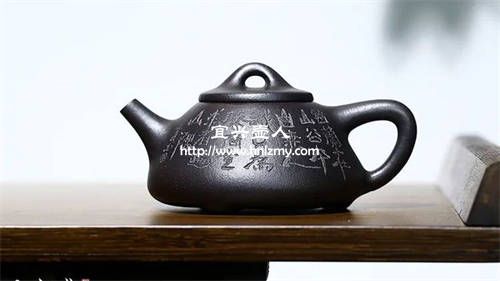 加入石黃燒制出來的紫砂壺是黑色嗎