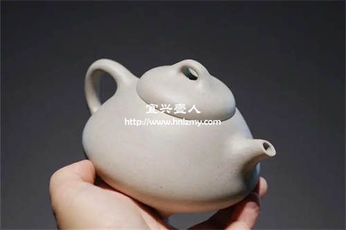 白色紫砂壺是什么泥料做的