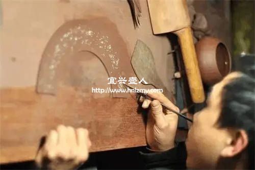 紫砂制作中的調砂、抽砂、鋪砂都是什么