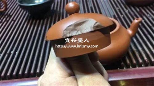 紫砂壺內外顏色不同是化工壺嗎