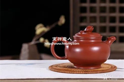 紫砂壺壺把有點(diǎn)歪是正常的嗎