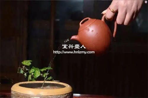 紫砂壺出水好不好跟什么有關(guān)