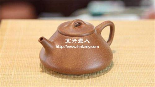 一把紫砂茶壺石瓢壺