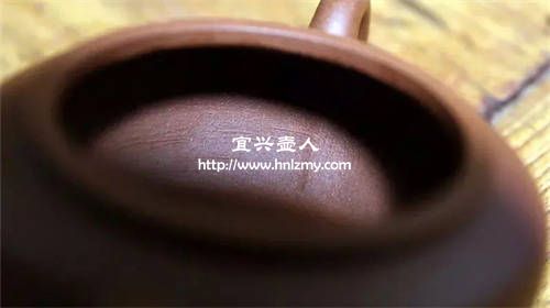 紫砂壺壺壁殘留的泥凳紋