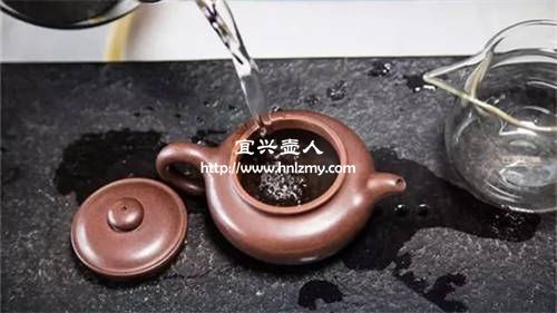 出水流暢的紫砂壺才是好壺