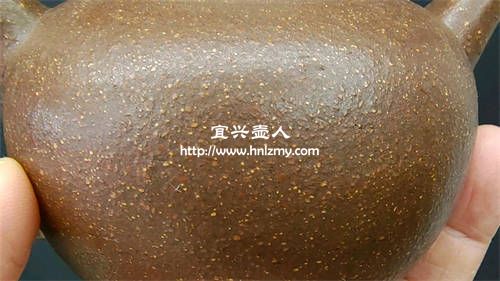 紫砂壺表面顆粒感明顯