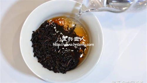 巖茶一般建議用蓋碗沖泡