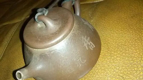 紫砂壺開完壺有一層白色物質(zhì)