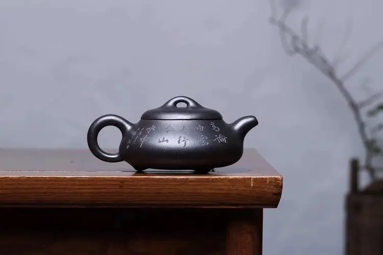 所謂石黃紫砂壺并不是純石黃泥料