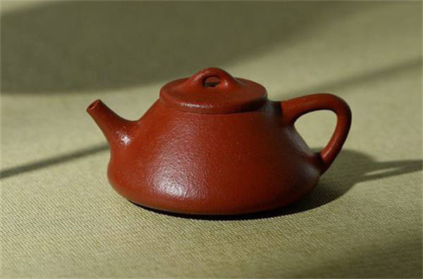 為什么紅泥紫砂壺里的水不容易干 1