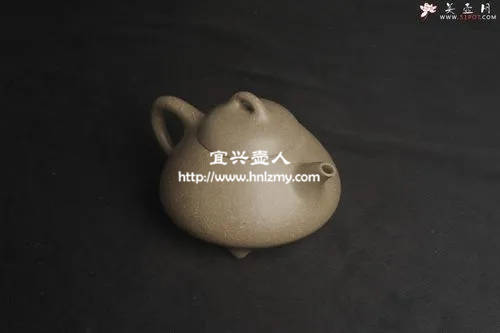 青段泥是高溫燒制后呈現青灰色而得名