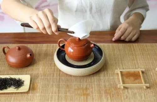 紫砂壺泡茶溫壺示意圖