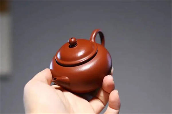 為什么紅泥紫砂壺里的水不容易干3