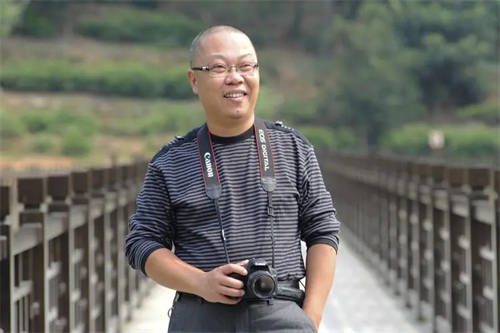 鮑育偉個人照片