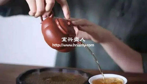 紫砂壺斷水不好可能是因為壺嘴堵塞