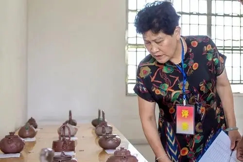 高湘君紫砂壺個(gè)人簡介