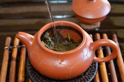 紫砂壺泡完茶后要清洗干凈，不存把茶水留在壺里