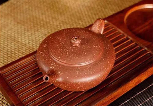 紫砂壺透氣性主要和泥料種類有關(guān)