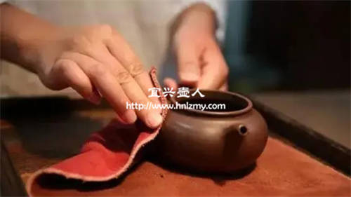 紫砂壺污垢用什么洗可以洗掉
