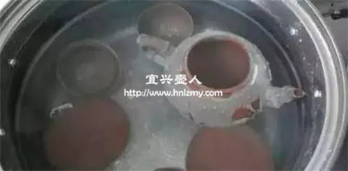 紫砂壺開完壺有一層白色物質(zhì)