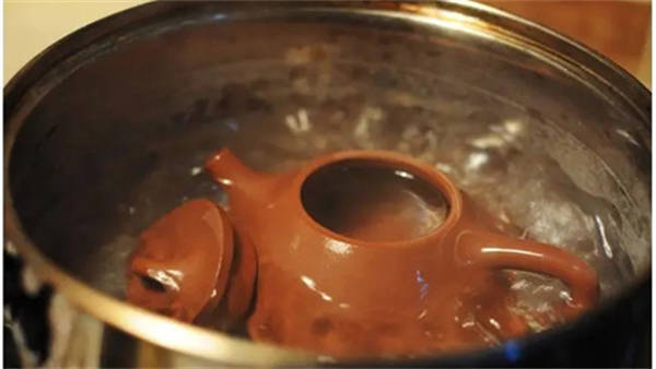 段泥開壺有味道能用嗎